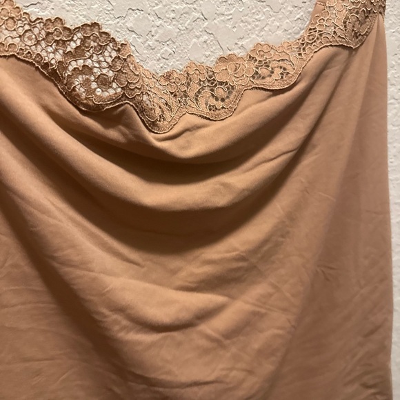 SKIMS Fits Everybody Lace Cami Thong Bodysuit Size 4X in Sienna - Picture 4 of 8